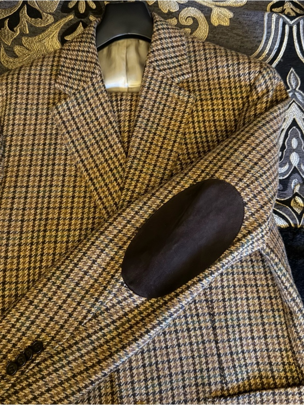 Banana Republic Brown Houndstooth Sport Coat and pants with Suede Patches EUC